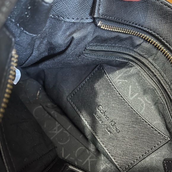 Calvin Klein cross body - Picture 4 of 5